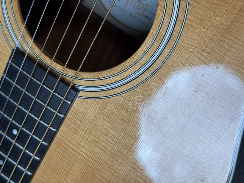 泰勒214CE-K瑕疵细节实拍图2