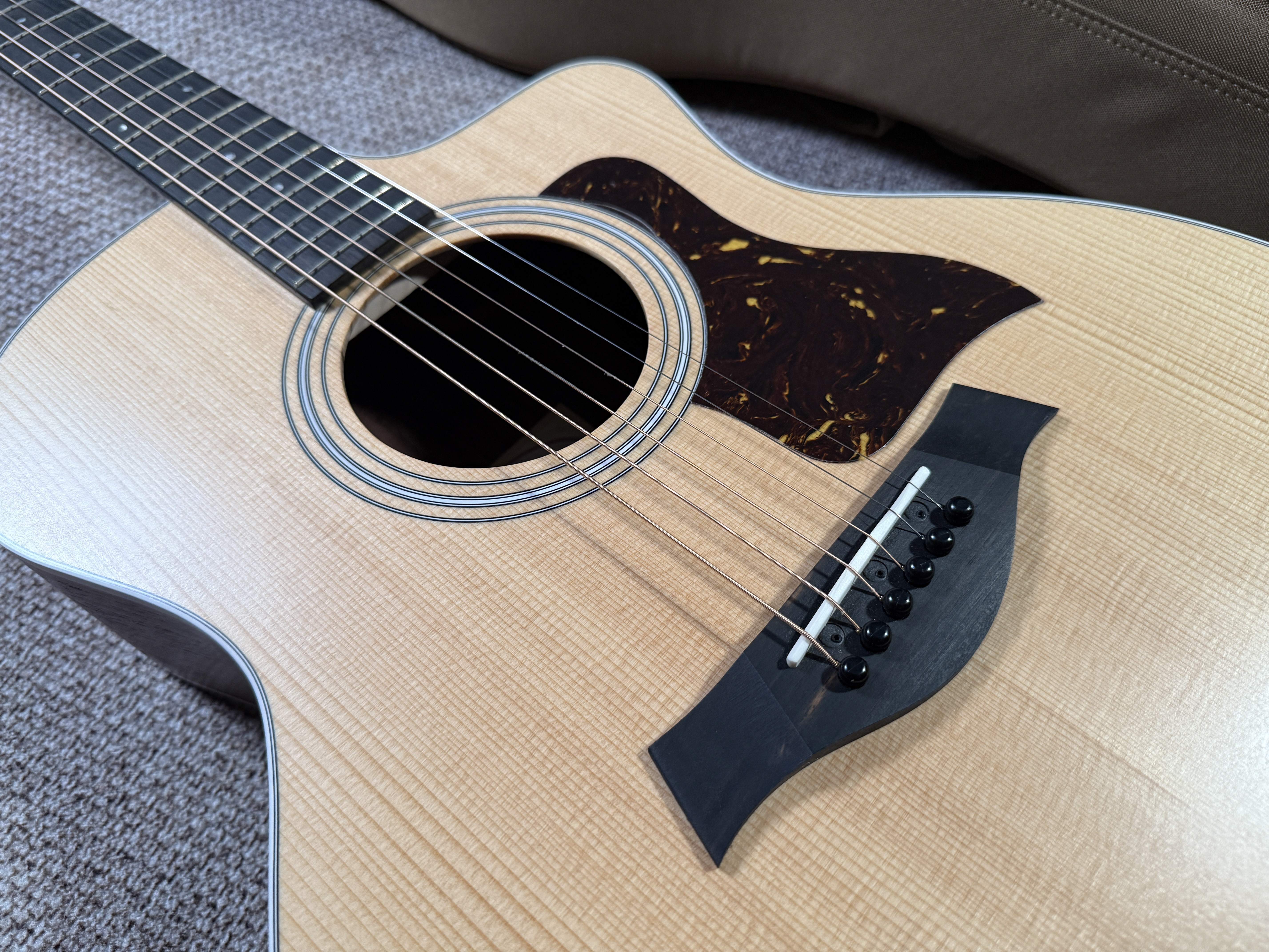 泰勒214CE-SR实拍图5