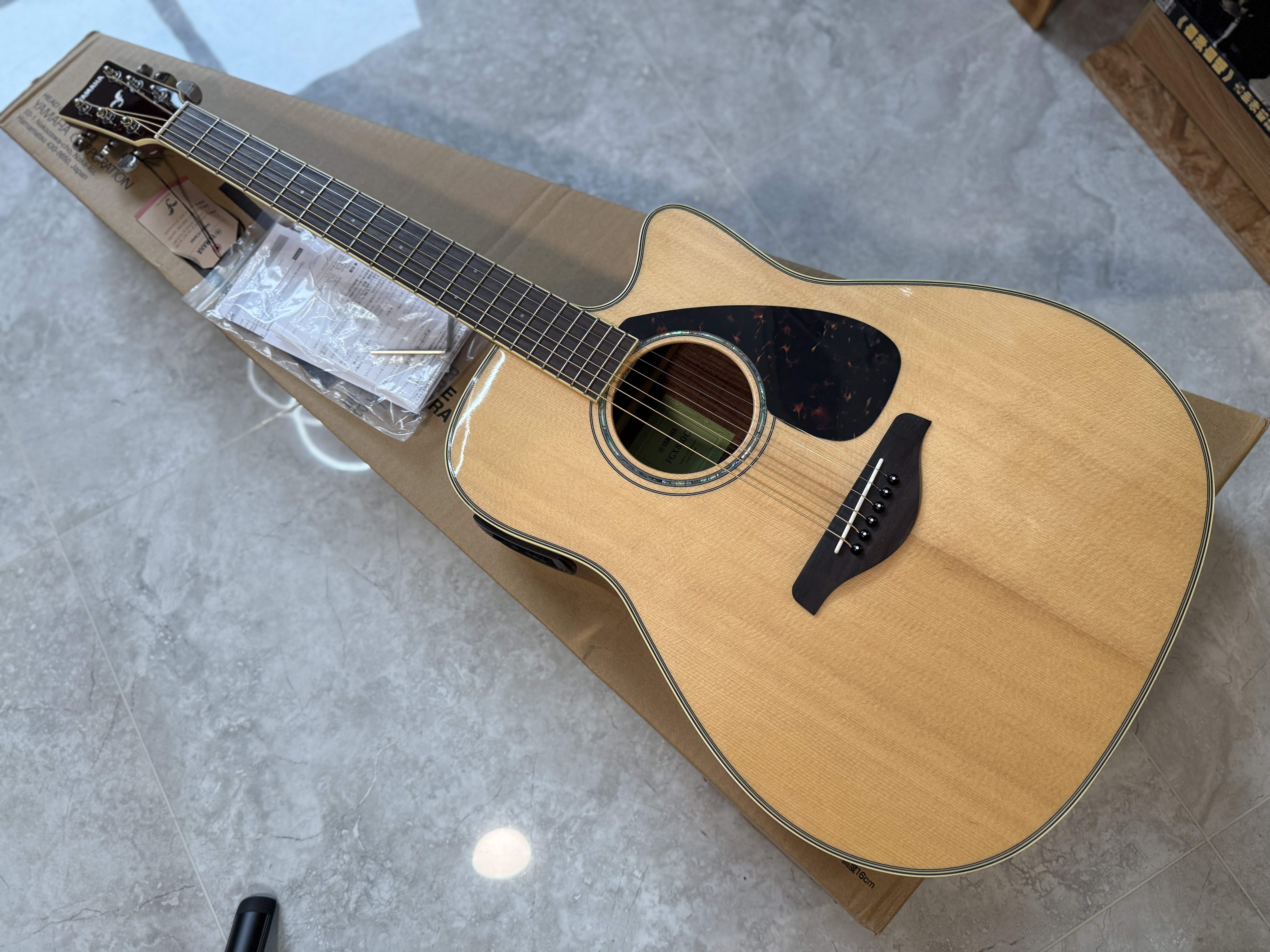 雅马哈FGX830C实拍图1